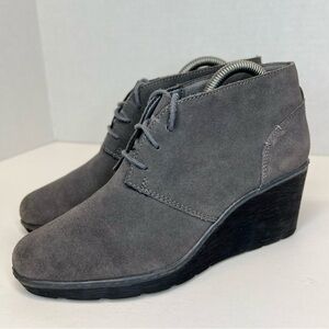 Clarks Collection Womens Hazen Charm Grey Suede Wedge Ankle Booties Sz 7M XLNT!